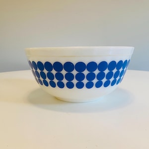 Vintage Pyrex Blue Dot Mixing Bowl, Pyrex 403 2 1/2 Quart, Pyrex Mixing Bowl, Milk Glass Mixing Bowl, Blue Polka Dot Pyrex Bowl