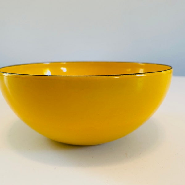 Vintage Yellow Enamel Bowl, 5.5" Diameter, Wartsila, Arabia Finland, Finel Enamelware, Enameled Steel Bowl, Small Mid Century Bowl