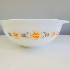 Vintage Pyrex Town and Country 444, Pyrex Cinderella Large Mixing Bowl, 4 Qt Mixing Bowl, Brown and Orange Pattern Bowl