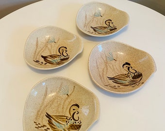 Vintage Red Wing Bob White Lug Handle Soup Bowls, Set of 4, 1950s Red Wing Pottery, Mid Century Modern Dinnerware, Quail Bird Design Bowls