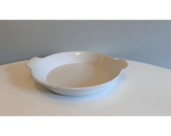 Fuente de cerámica redonda, poco profunda y blanca, de estilo vintage de Arabia Finland, con asas.