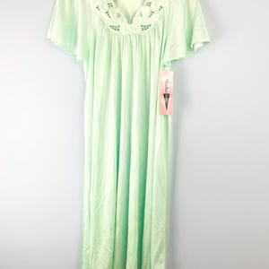Vintage NWT Shadowline Satin Lustre Nightgown with Lace Detail, Size Small, Mint Green, Vintage Lingerie, 1980s Night Dress