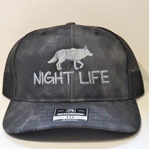 Coyote Hunting Richardson Snapback Mesh Trucker Hat