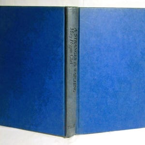 A STRANGER IS WATCHING (1977) Mary Higgins Clark Suspense Murder Mystery Novel