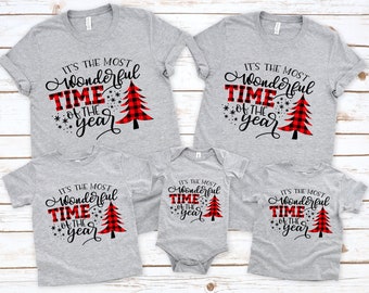 Camisas familiares navideñas, camisas con tarjetas navideñas, camisas a juego con cuadros estilo búfalo, camisas a juego con árboles de Navidad -