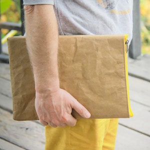 Sustainable Laptop Case/Laptop sleeve 13 " - 14 " handmade of washable Kraft Paper. Leather look