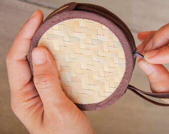 Round mini wallet handmade of bamboo wood in dark brown