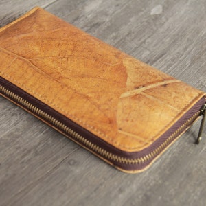 Portefeuille fabriqué à partir de feuilles recyclées
