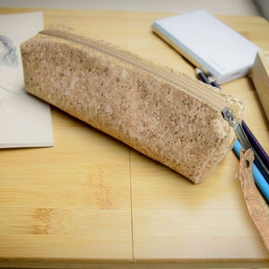 Pencil case made of cork, classic image 4