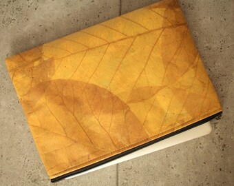 Laptop sleeve 13" - 14" handmade from leaves in yellow