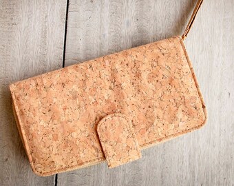 Purse / wallet made of cork