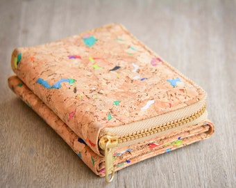 Wallet made of cork with color accents