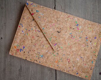 Laptop sleeve 13 - 14" made of cork with color accents