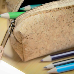 Pencil case made of cork, classic image 1