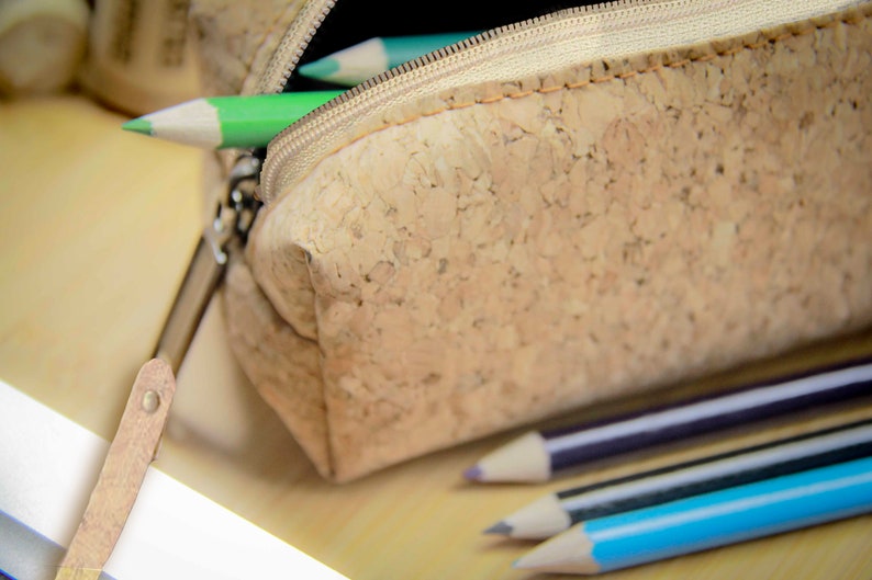 Pencil case made of cork, classic image 1