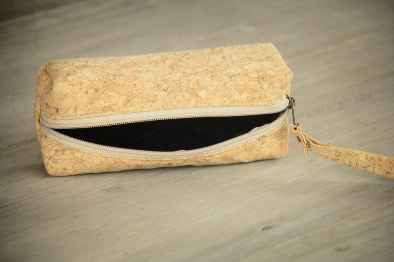 Pencil case made of cork, classic image 7