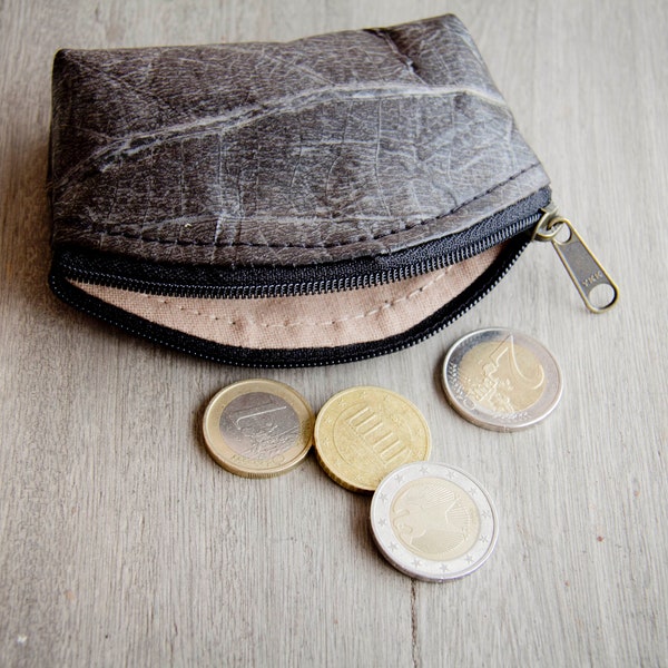 Wallet / mini case made from recycled leaves in black