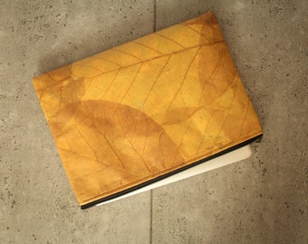 Laptop sleeve 15" - 16" made from leaves in yellow