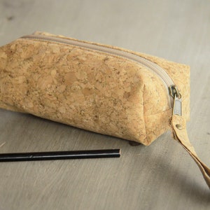 Pencil case made of cork, classic image 1