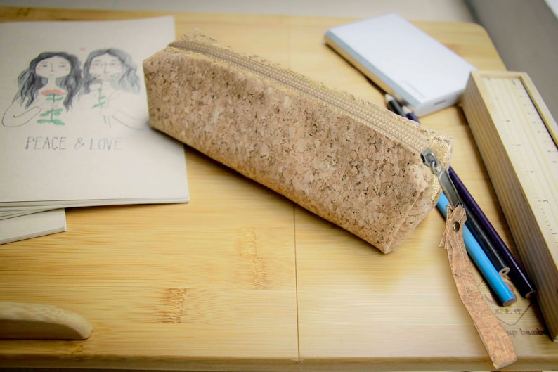 Pencil case made of cork, classic image 4