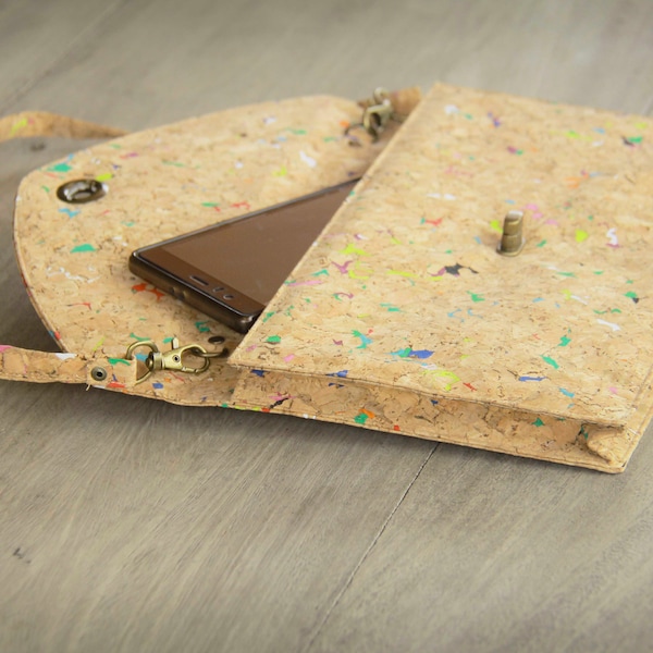 Handbag handmade from recycled cork, Big Bag With Metall lock (Colour), Vegan