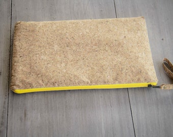 Laptop sleeve 13" - 14" inch made of cork, yellow zipper