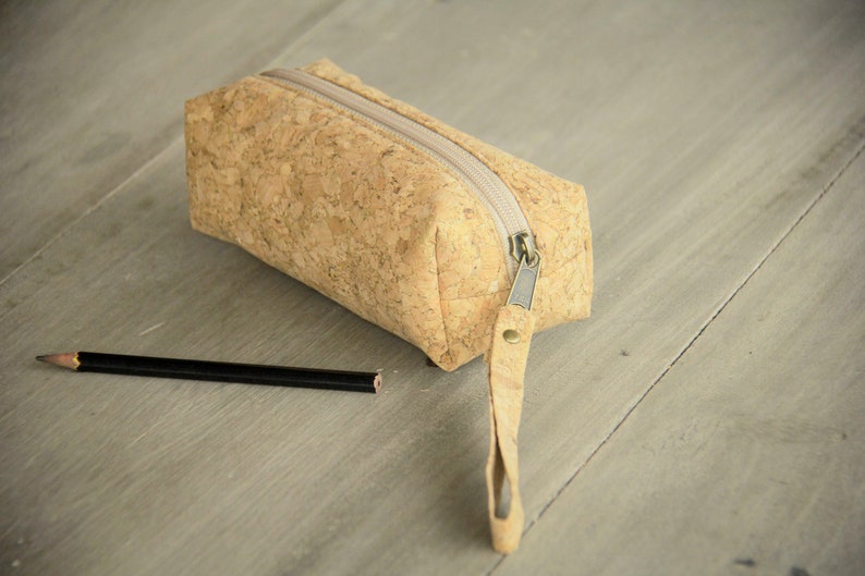 Pencil case made of cork, classic image 5