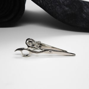 Barber Scissors Tie Clip, Polished Silver Hairdressing Tie Bar, Stylist Accessory