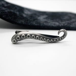 Octopus Tentacle Tie Clip | Nautical Ocean Metal Tie Bar (Antique Silver, Gold, Gunmetal)