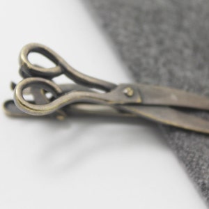 Schere Krawattenklammer, Schere Tie Tack, Held Tie Tack, Gold Krawattenklammer Neuheit Riegelstab, Geschenk für Mann