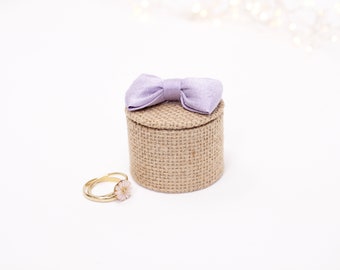 Small round jute wedding ring box, parma silk knot, white linen interior