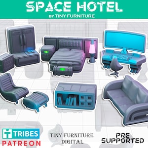 Peut inclure: Ensemble de meubles futuristes miniatures gris et bleus, comprenant un lit, un bureau, un canapé, une chaise et une armoire. Le texte "SPACE HOTEL" et "BY TINY FURNITURE" est affiché en haut.