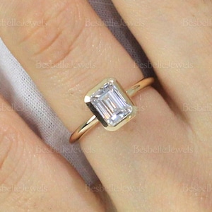 Emerald Bezel Solitaire Ring / Minimalist Emerald Cut Promise Ring / Dainty Bezel Engagement Ring / Lab-Created CZ / Gift for Her /  8554