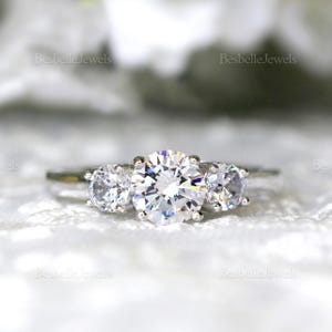 Anel de noivado minimalista e delicado com três pedras - Anel de casamento solitário com três pedras - Anel de prata esterlina 925 - Anel com três pedras [BR4616]