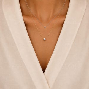 Fijne ronde solitaire halsketting, hanger met diamantsimulant van 2,5 mm-5 mm, sterling zilver of 18k verguld goud, 4-pootsluiting, ideaal als cadeau voor bruidsmeisjes (3004N)