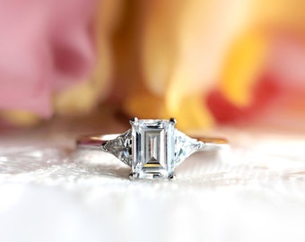 Trapeze Three Stone Engagement Ring - Emerald Engagement Ring - Trillion Cut CZ Diamond Ring - Vintage Style Wedding Jewelry [BR8420EM]