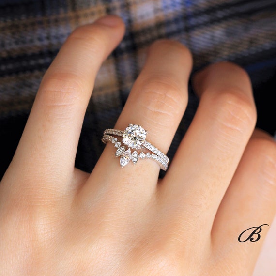 tiara wedding band