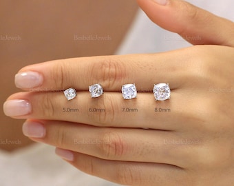 4 Prong Round Studs - 14k White Gold, 3.00 Ct (12394) 4 Prong Round Studs - 14k White Gold, 3.00 Ct (12394)