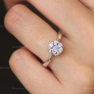 Floral cluster solitaire verlovingsring - bloem verlovingsring - minimalistische bloemenring - sierlijke dagelijkse sieraden - cadeau voor haar [BR3754]