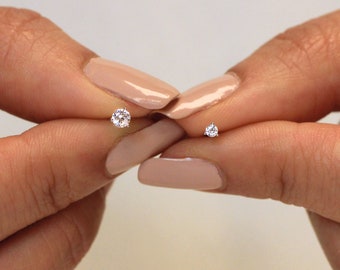 Pendientes minimalistas de diamantes de 3 puntas de 2,0 mm y 3,0 mm - Pendientes de pernos de plata diminutos - Mini pernos de plata minimalistas y delicados [BE1682MINI]