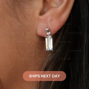 Emerald Dangle Earrings / Wedding Drop Earrings for Bride / Bridesmaid Earrings / Lab Created CZ Diamond / Emerald Jewelry / 9966