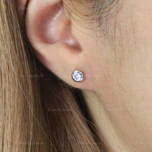 Minimal Round Geometric Studs - Round Bezel Stud Earrings - Dainty Bezel Earrings - Bridesmaid Wedding Jewelry [BE7482]