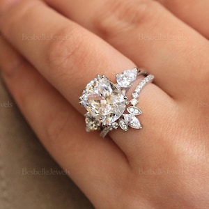 Conjunto de anéis de noivado sofisticados - Anel de noivado radiante com três pedras - Aliança de casamento tiara - Conjunto de noiva de duas peças - Anel de almofada sofisticado [BR3714-2T]