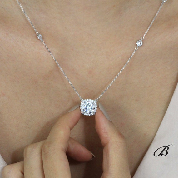 3.64 Cttw Diamond Halo Necklace W/ 8 