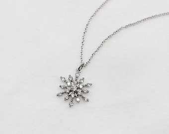 Snowflake Pendant Necklace - Flower Pendant Necklace - Dainty Christmas Necklace Gift for Her [BN6453]