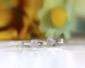Flower Cluster Diamond Huggie Earrings - Flower Huggies - Diamond Cluster Huggies - Everyday Jewelry - Bridesmaid Wedding Jewelry[BE8864]
