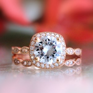 Vintage Round Halo Art Deco Bridal Ring Set - Round Brilliant Cut Engagement Ring Set - Dainty Vintage Wedding Ring Set [BR6053-2]
