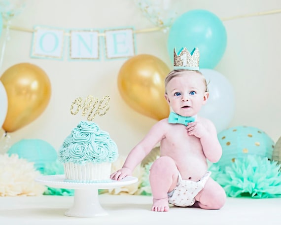 Corona de primer cumpleaños / Corona de 1er cumpleaños / Traje de niño de  1er cumpleaños / Traje de primer cumpleaños Niño / Corona de brillo dorado  Acentos de menta -  España