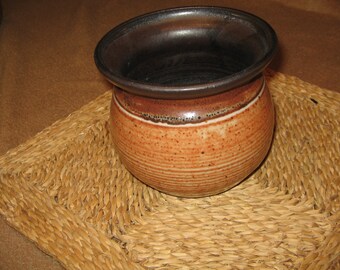 Warm burnt sienna and black medium-sized Pot