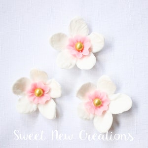 edible flowers 2&quot; white pink gold daffodils fondant flowers cupcake toppers white wedding cake decorations birthday cake topper Hawaiian